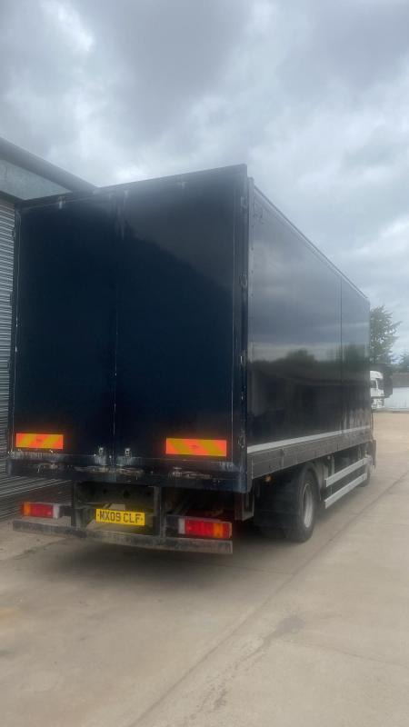 IVECO ML 120E18 12 ton Boxvan Fitted With U15 Paper and Fabric Shredding Machine - Грузовик с закрытым кузовом, Коммунальная/ Специальная техника: фото 3 IVECO ML 120E18 12 ton Boxvan Fitted With U15 Paper and Fabric Shredding Machine - Грузовик с закрытым кузовом, Коммунальная/ Специальная техника: фото 3