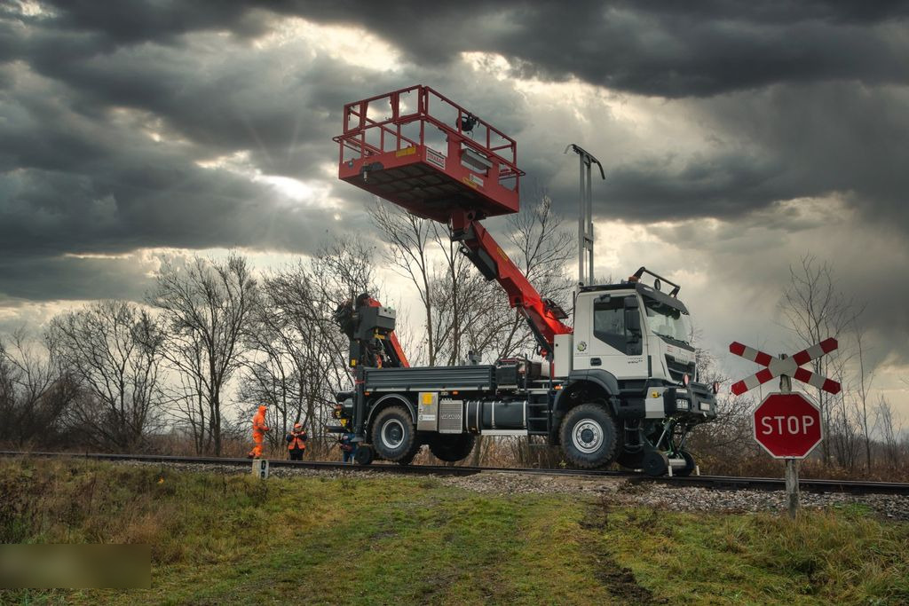 Грузовик с подъемником Iveco TRAKER 4x4 RAIL ROAD PALFINGER SCHIENEN TWO WAY: фото 7