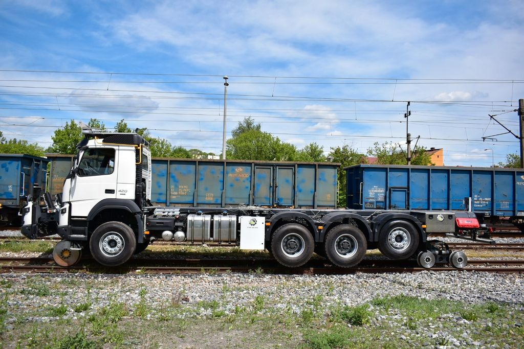 Грузовик-контейнеровоз/ Сменный кузов, Автоманипулятор Volvo NEW FMX 8x4 RAIL ROAD SCHIENEN TWO WAY: фото 13