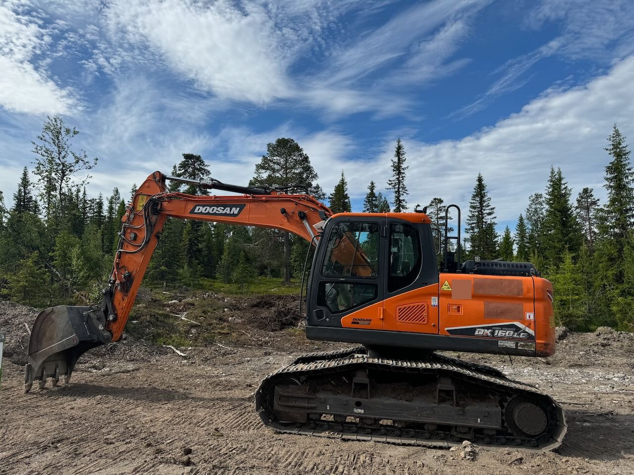 Doosan DX160LC - Гусеничный экскаватор: фото 1 Doosan DX160LC - Гусеничный экскаватор: фото 1