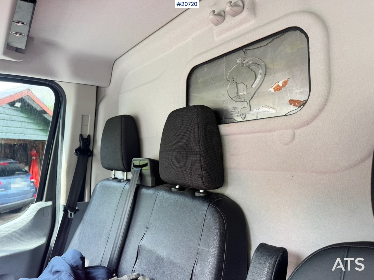 Цельнометаллический фургон Ford Transit: фото 20