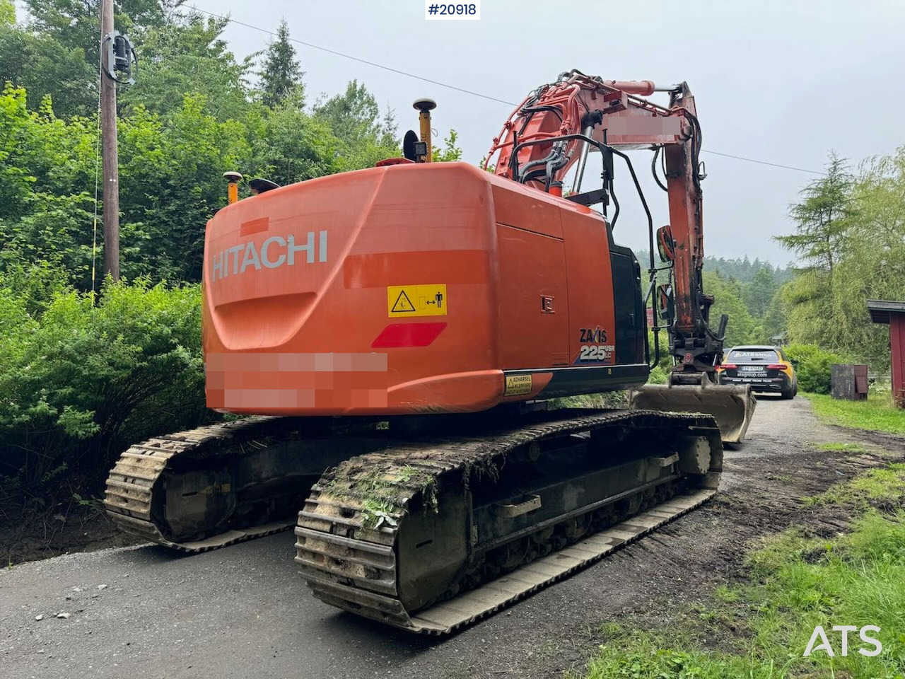 Hitachi ZX225 - Гусеничный экскаватор: фото 3 Hitachi ZX225 - Гусеничный экскаватор: фото 3