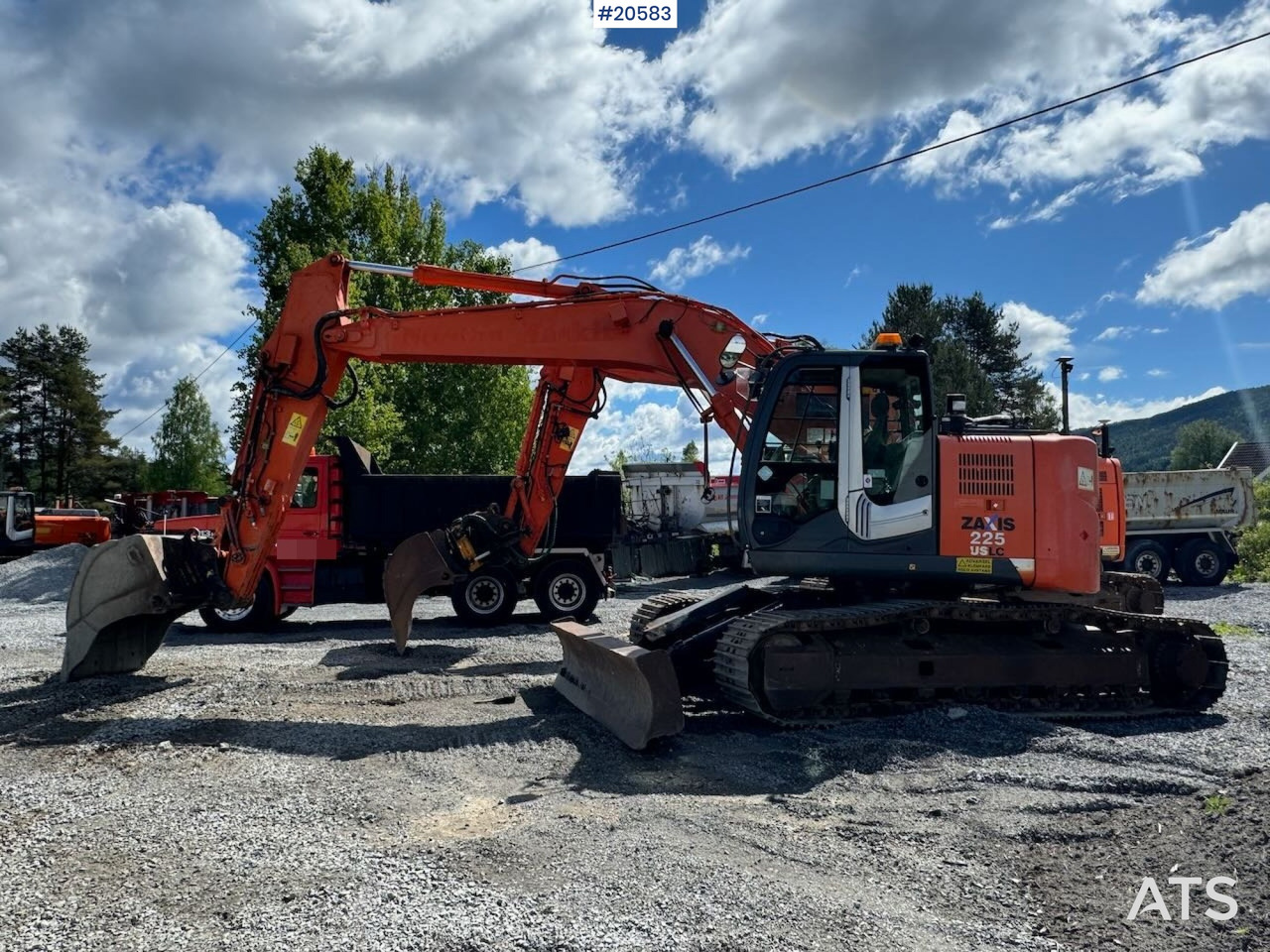 Hitachi ZX225 - Экскаватор: фото 3 Hitachi ZX225 - Экскаватор: фото 3