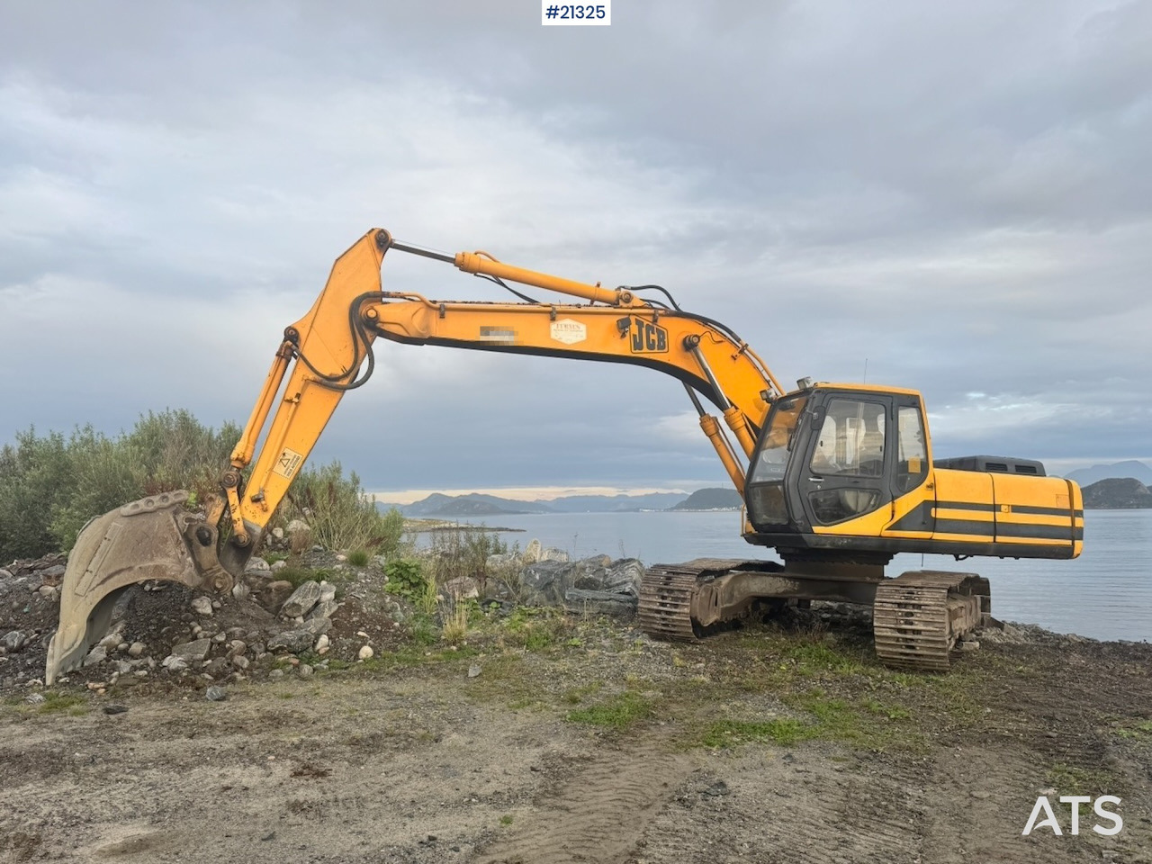 Jcb JS200LC - Гусеничный экскаватор: фото 1 Jcb JS200LC - Гусеничный экскаватор: фото 1