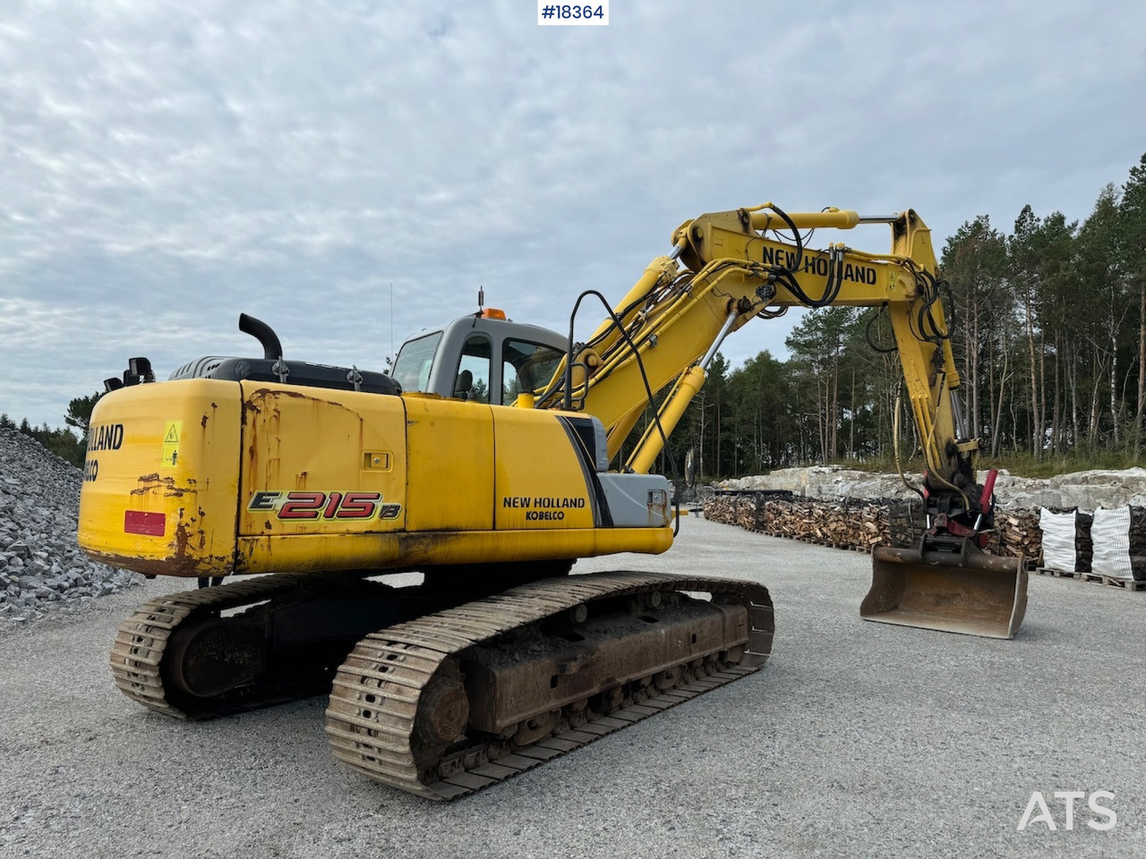 Kobelco E215B - Экскаватор: фото 3 Kobelco E215B - Экскаватор: фото 3