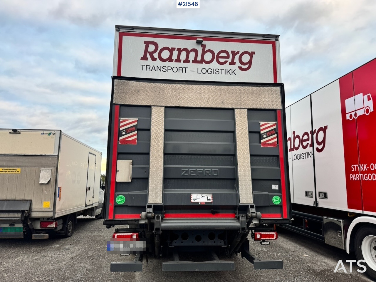 Mercedes Actros 1833 - Грузовик с закрытым кузовом: фото 5 Mercedes Actros 1833 - Грузовик с закрытым кузовом: фото 5