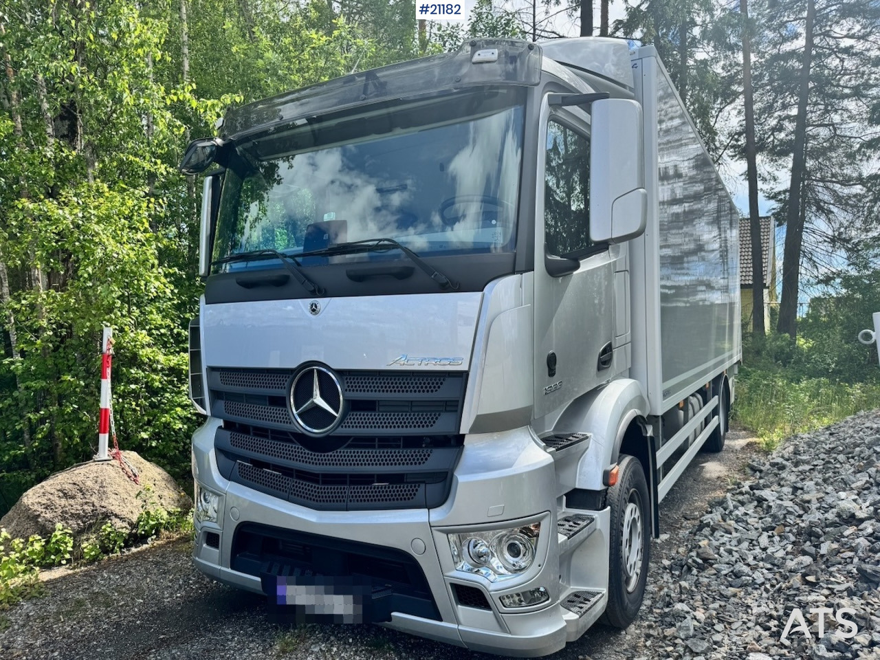 Mercedes Actros 1833 - Грузовик с закрытым кузовом: фото 1 Mercedes Actros 1833 - Грузовик с закрытым кузовом: фото 1