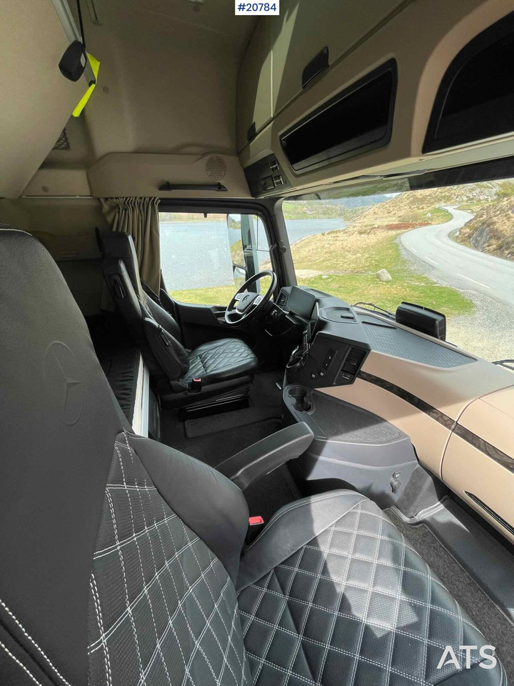 Грузовик с закрытым кузовом Mercedes Actros: фото 35