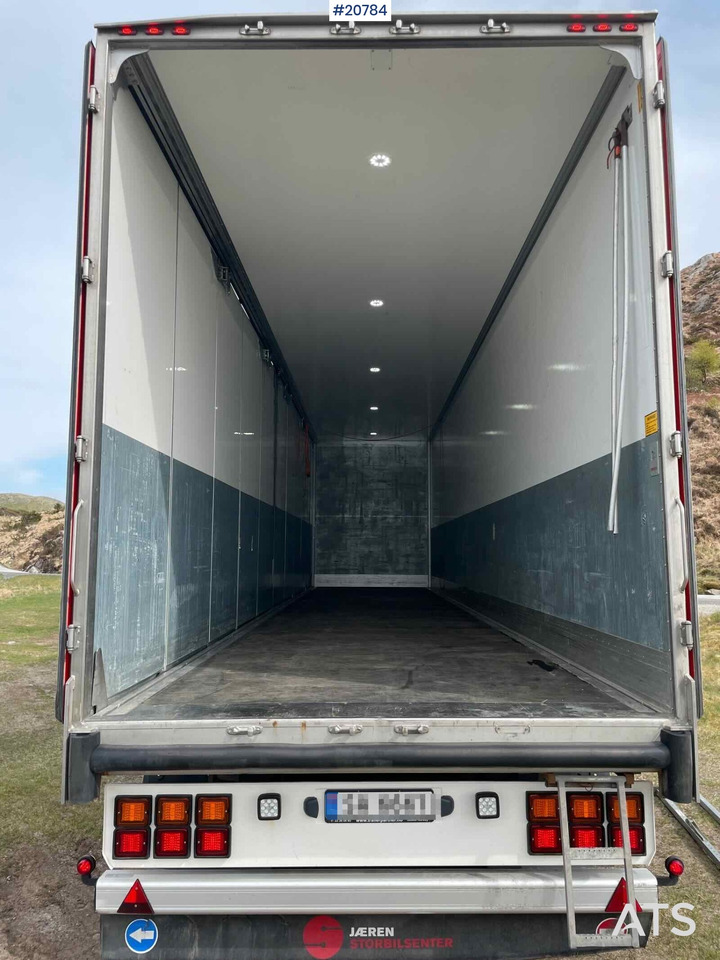 Грузовик с закрытым кузовом Mercedes Actros: фото 28