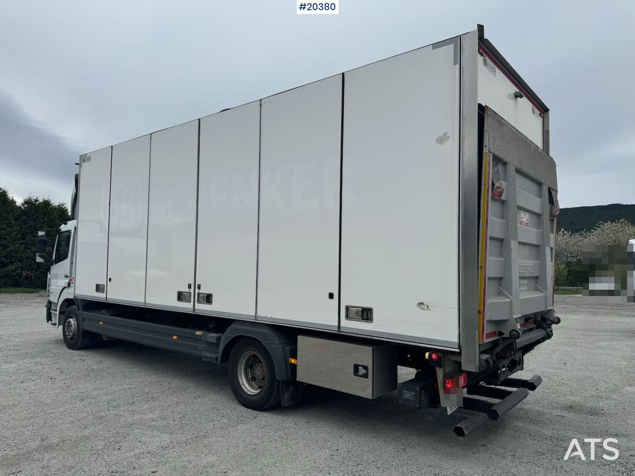 Mercedes Atego 1524 - Грузовик с закрытым кузовом: фото 4 Mercedes Atego 1524 - Грузовик с закрытым кузовом: фото 4