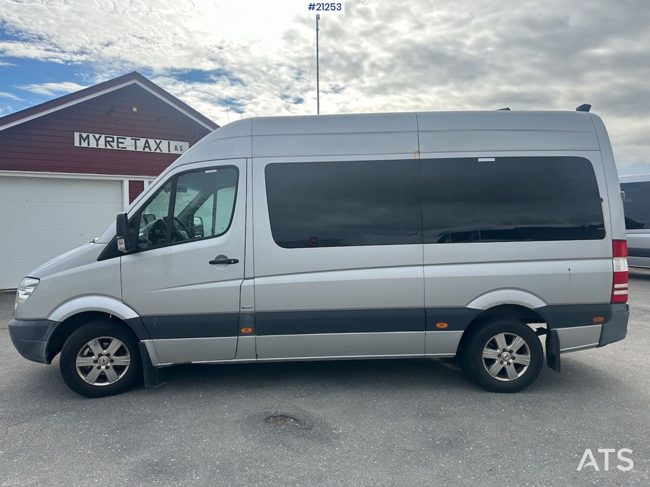 Mercedes Sprinter - Микроавтобус, Пассажирский фургон: фото 3 Mercedes Sprinter - Микроавтобус, Пассажирский фургон: фото 3