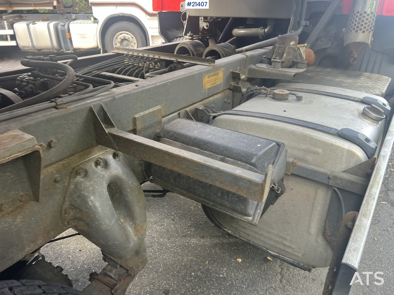 Самосвал Scania P124G: фото 18