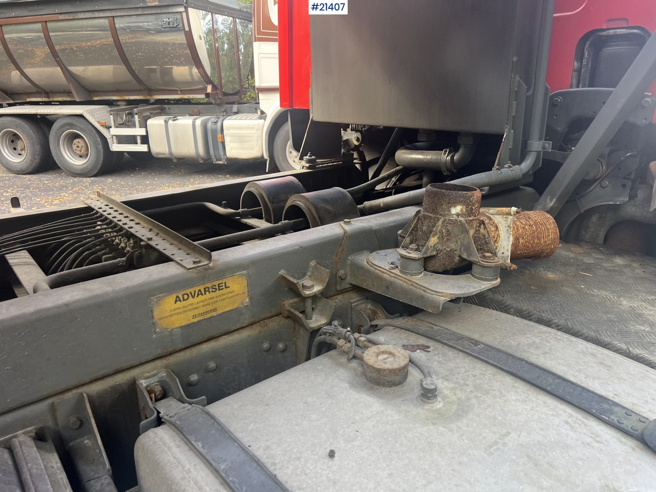 Самосвал Scania P124G: фото 19