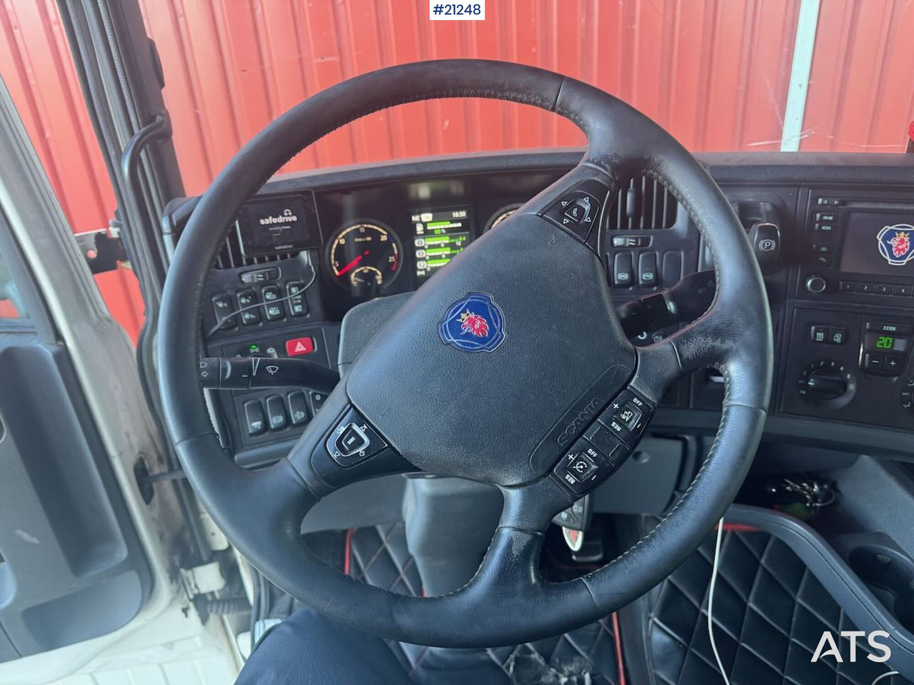Грузовик с закрытым кузовом Scania R580: фото 29