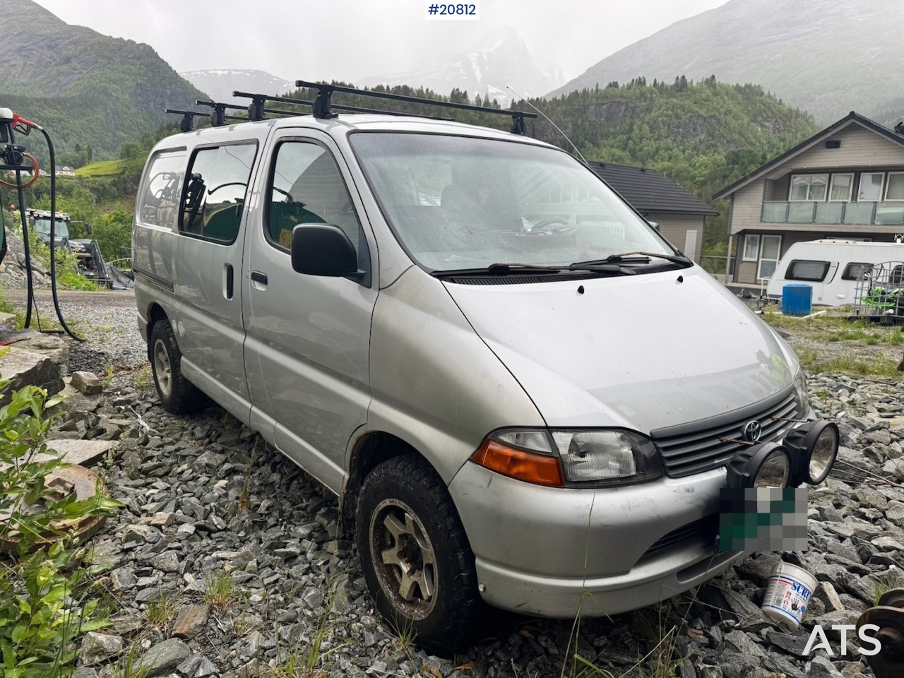 Toyota Hiace - Цельнометаллический фургон: фото 2 Toyota Hiace - Цельнометаллический фургон: фото 2