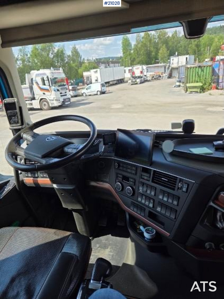 Volvo FH650 - Грузовик-контейнеровоз/ Сменный кузов: фото 4 Volvo FH650 - Грузовик-контейнеровоз/ Сменный кузов: фото 4