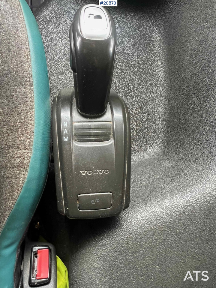 Грузовик с закрытым кузовом Volvo FM 330: фото 39