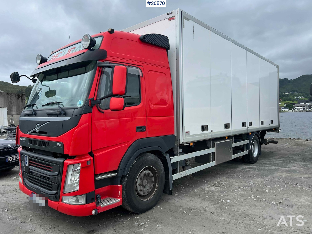 Грузовик с закрытым кузовом Volvo FM 330: фото 13