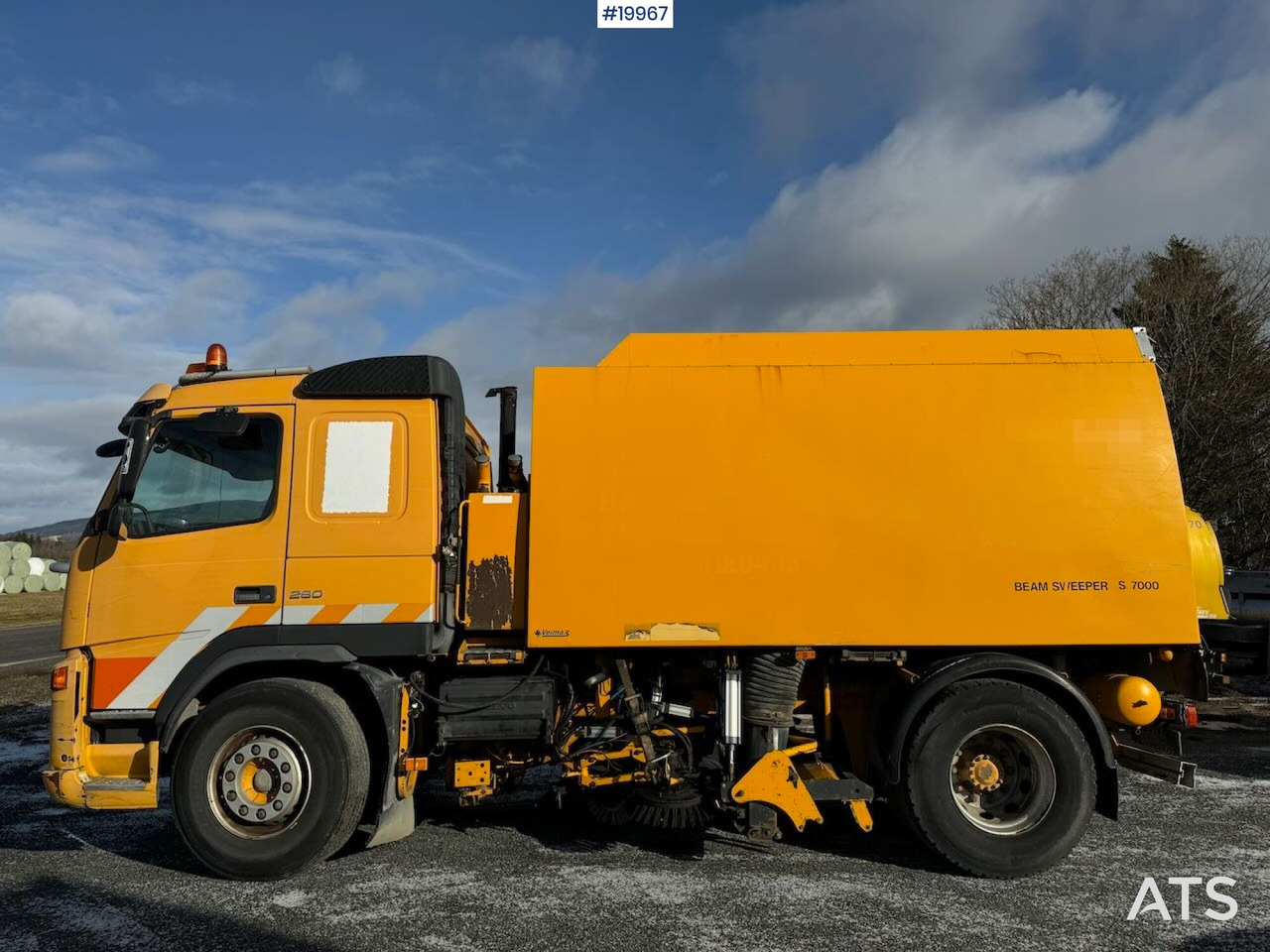 Volvo FM9 - Подметально-уборочная машина: фото 2 Volvo FM9 - Подметально-уборочная машина: фото 2