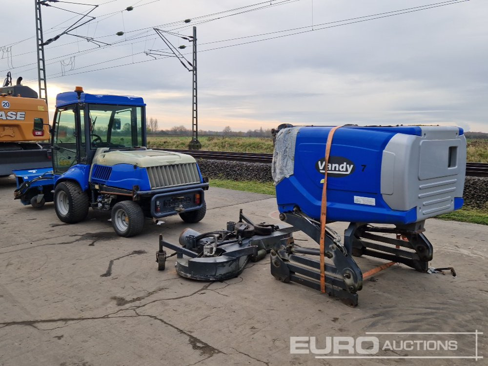 2012 CSF Sweeper Vehicle, Mower Attatchments - Квадроцикл: фото 2 2012 CSF Sweeper Vehicle, Mower Attatchments - Квадроцикл: фото 2