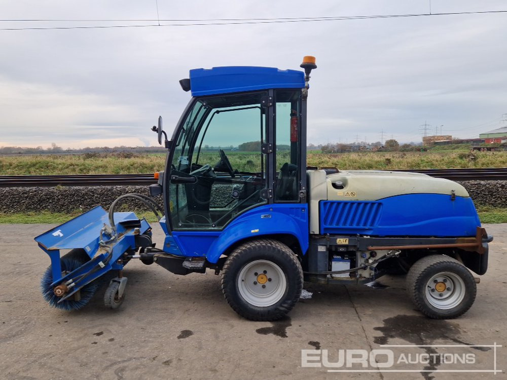 2012 CSF Sweeper Vehicle, Mower Attatchments - Квадроцикл: фото 5 2012 CSF Sweeper Vehicle, Mower Attatchments - Квадроцикл: фото 5