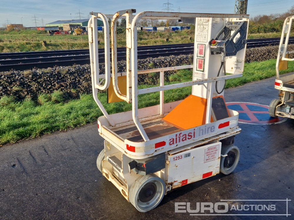 2013 JLG 1230ES - Вертикальный мачтовый подъемник: фото 1 2013 JLG 1230ES - Вертикальный мачтовый подъемник: фото 1