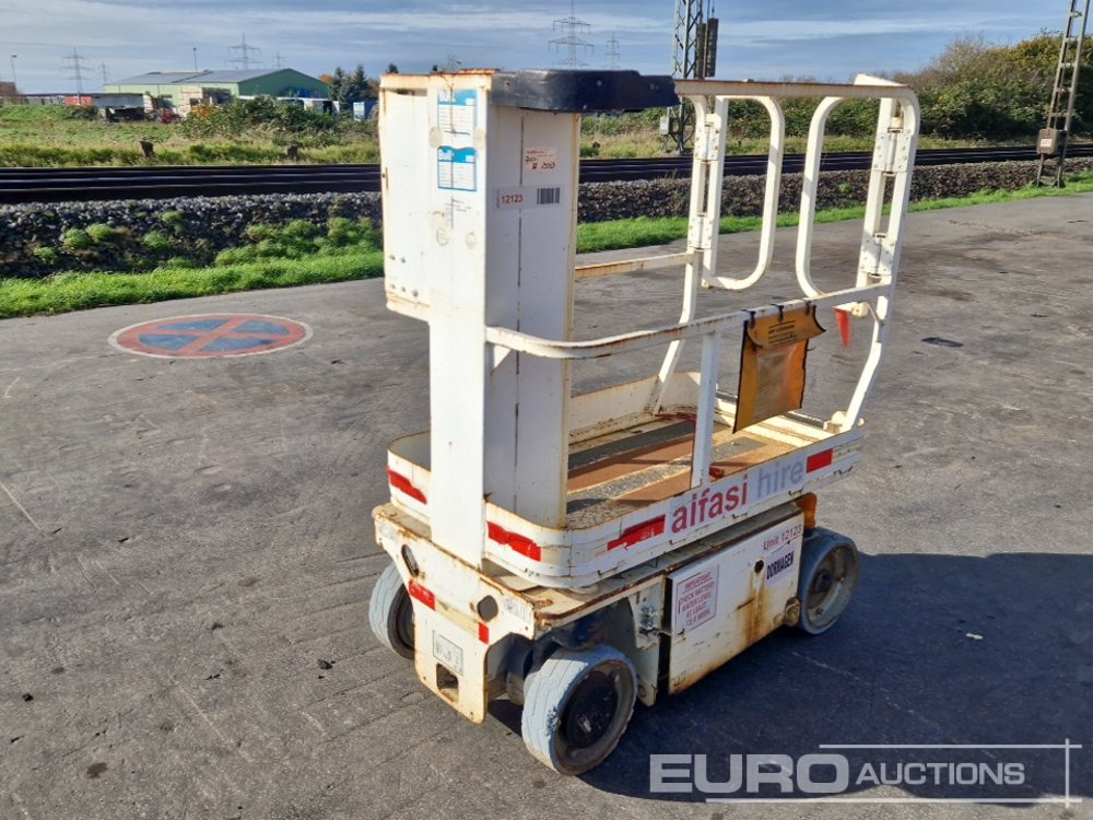 2013 JLG 1230ES - Вертикальный мачтовый подъемник: фото 1 2013 JLG 1230ES - Вертикальный мачтовый подъемник: фото 1