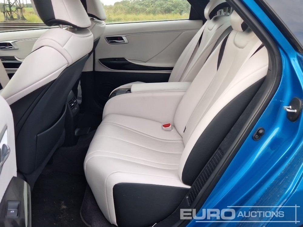 Легковой автомобиль 2017 Toyota Mirai Fuel Cell, Hydrogen Hybrid, Automatic (German Reg. Docs. Available): фото 24