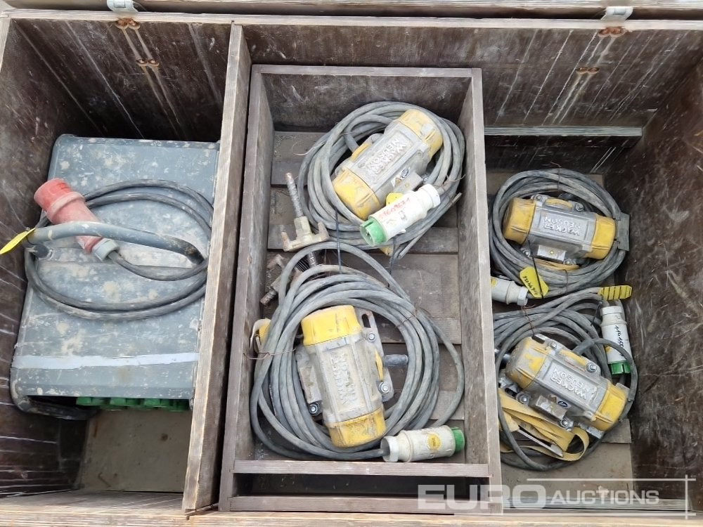 2017 Wacker Neuson Contents: 1 FUE-M/S 75A electronic frequency converter with 6 output sockets, 2 group switches and potentiometer (speed adjustment 0 - 200 Hz), 6 AR26/6/042 3.5kN external concrete - Строительное оборудование: фото 1 2017 Wacker Neuson Contents: 1 FUE-M/S 75A electronic frequency converter with 6 output sockets, 2 group switches and potentiometer (speed adjustment 0 - 200 Hz), 6 AR26/6/042 3.5kN external concrete - Строительное оборудование: фото 1