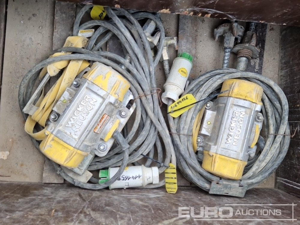 2017 Wacker Neuson Contents: 1 FUE-M/S 75A electronic frequency converter with 6 output sockets, 2 group switches and potentiometer (speed adjustment 0 - 200 Hz), 6 AR26/6/042 3.5kN external concrete - Строительное оборудование: фото 3 2017 Wacker Neuson Contents: 1 FUE-M/S 75A electronic frequency converter with 6 output sockets, 2 group switches and potentiometer (speed adjustment 0 - 200 Hz), 6 AR26/6/042 3.5kN external concrete - Строительное оборудование: фото 3