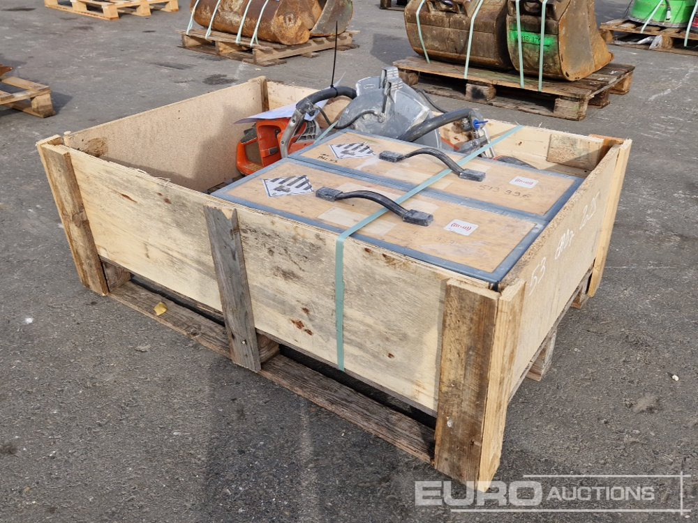 Pallet of Husqvarna Quickcut Saws, Battery Power Kit - Асфальтоукладочная техника: фото 2 Pallet of Husqvarna Quickcut Saws, Battery Power Kit - Асфальтоукладочная техника: фото 2