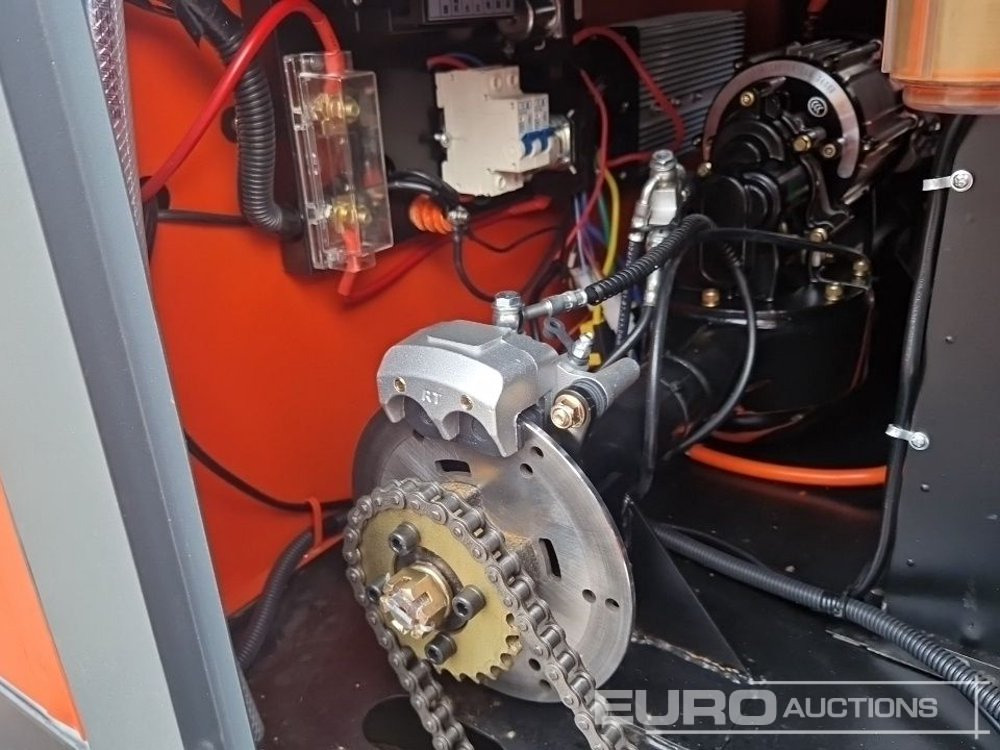 Подметально-уборочная машина Unused 2025 Zvox 2000G: фото 14