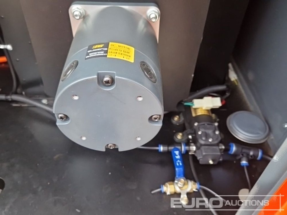 Подметально-уборочная машина Unused 2025 Zvox 2000G: фото 16