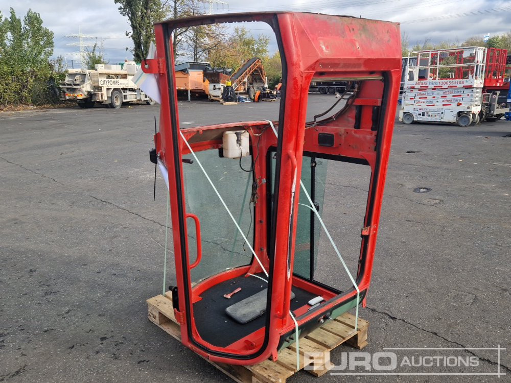 Cabin to suit Yanmar VIO20-4 - Запчасти для Экскаваторов: фото 1 Cabin to suit Yanmar VIO20-4 - Запчасти для Экскаваторов: фото 1