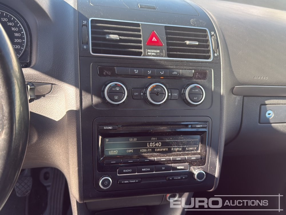 Легковой автомобиль 2015 Volkswagen Touran: фото 15 Легковой автомобиль 2015 Volkswagen Touran: фото 15