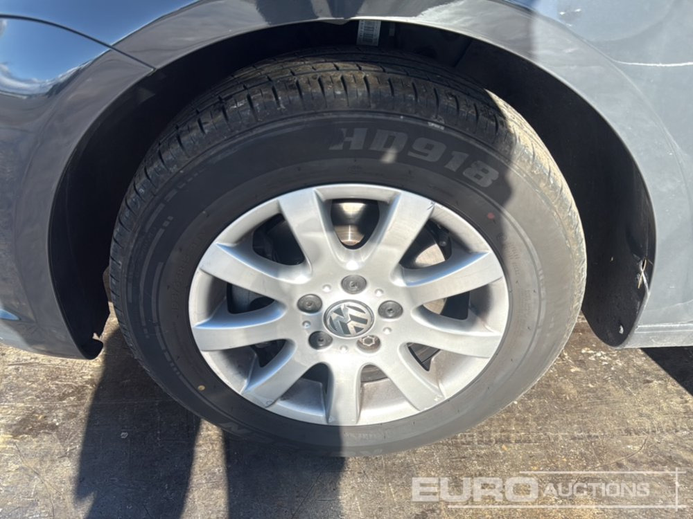 Легковой автомобиль 2015 Volkswagen Touran: фото 23 Легковой автомобиль 2015 Volkswagen Touran: фото 23