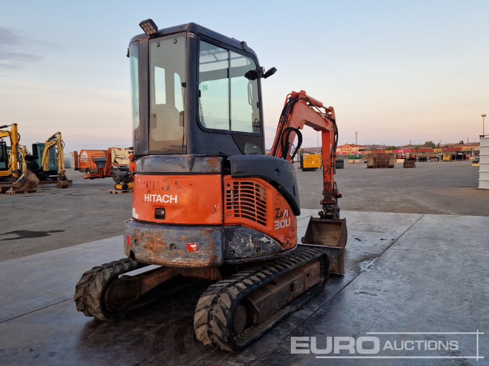Hitachi ZX30U-2 - Мини-экскаватор: фото 5 Hitachi ZX30U-2 - Мини-экскаватор: фото 5