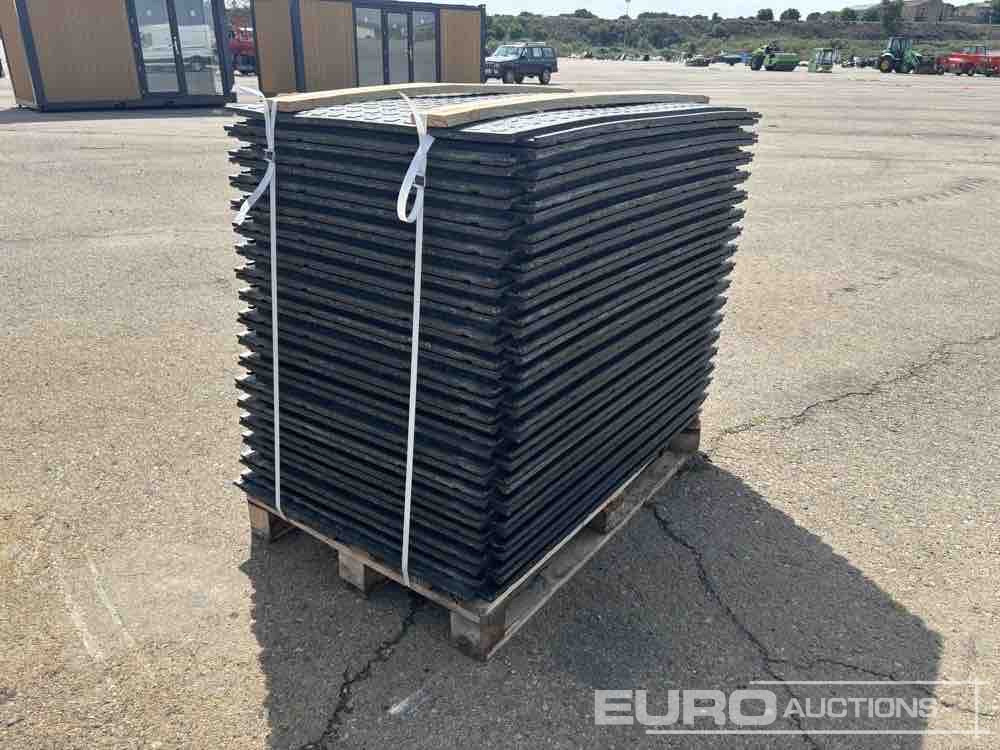 Pallet of Plastic Connectable Road Plates, 1200x800x28mm, 22kg per Plate (35 of) - Строительное оборудование: фото 1 Pallet of Plastic Connectable Road Plates, 1200x800x28mm, 22kg per Plate (35 of) - Строительное оборудование: фото 1
