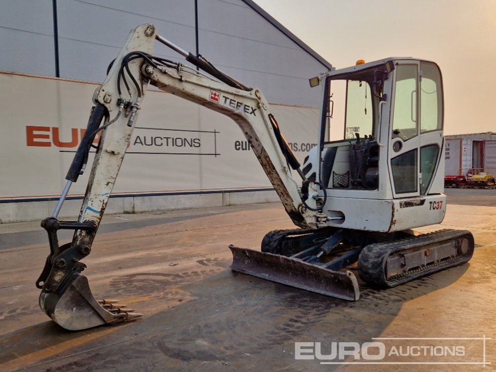 Terex TC-37 - Мини-экскаватор: фото 1 Terex TC-37 - Мини-экскаватор: фото 1