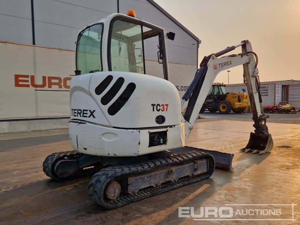 Terex TC-37 - Мини-экскаватор: фото 5 Terex TC-37 - Мини-экскаватор: фото 5