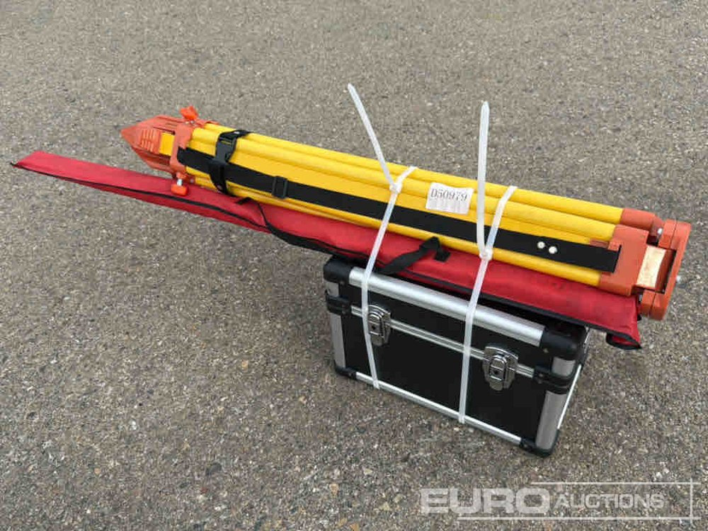 Unused 2025 SKLP Self-Leveling Rotary Laser Level With Batteries, Reciever, Tripod, Grade Rod - Оборудование для гаражей/ Мастерских: фото 1 Unused 2025 SKLP Self-Leveling Rotary Laser Level With Batteries, Reciever, Tripod, Grade Rod - Оборудование для гаражей/ Мастерских: фото 1