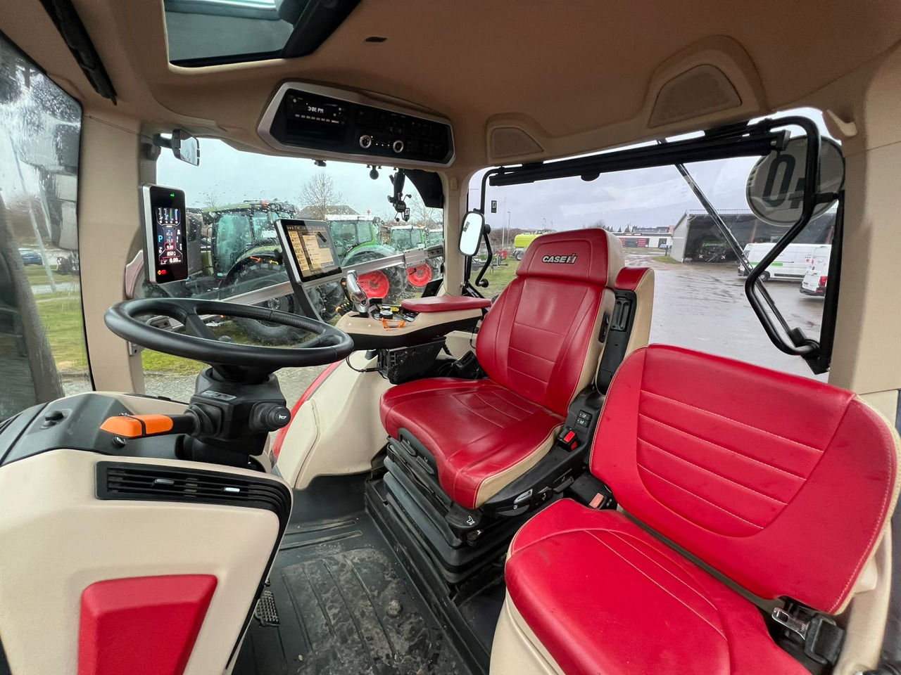 Case IH Optum 300 - Трактор: фото 3 Case IH Optum 300 - Трактор: фото 3