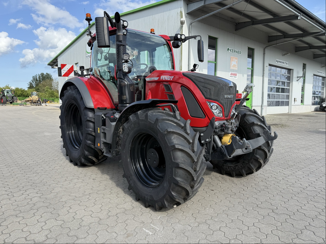 Трактор Fendt 724 Vario Gen6 ProfiPlus: фото 8 Трактор Fendt 724 Vario Gen6 ProfiPlus: фото 8