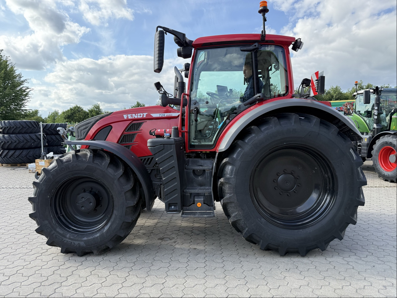 Трактор Fendt 724 Vario Gen6 ProfiPlus: фото 7 Трактор Fendt 724 Vario Gen6 ProfiPlus: фото 7