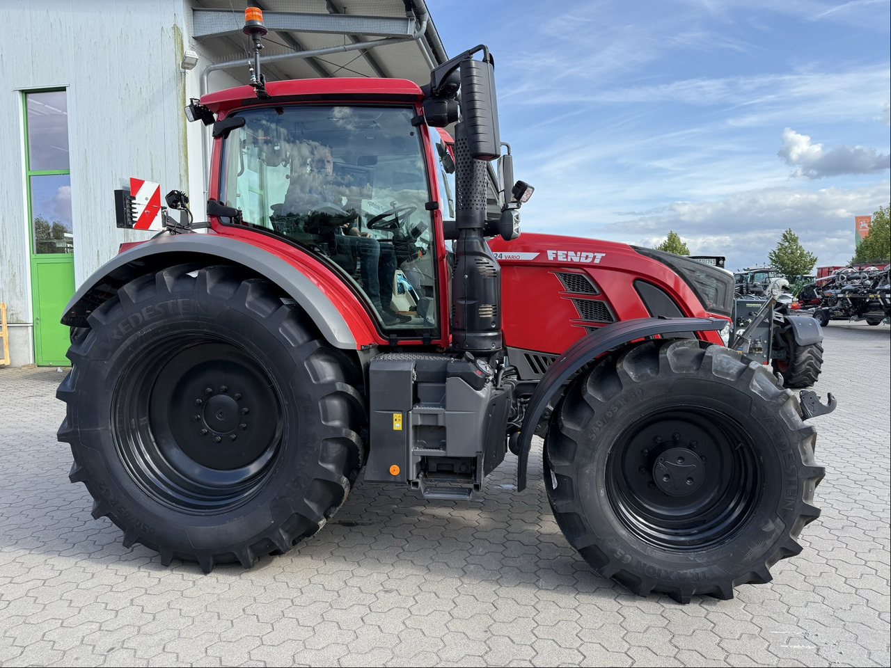 Трактор Fendt 724 Vario Gen6 ProfiPlus: фото 6 Трактор Fendt 724 Vario Gen6 ProfiPlus: фото 6