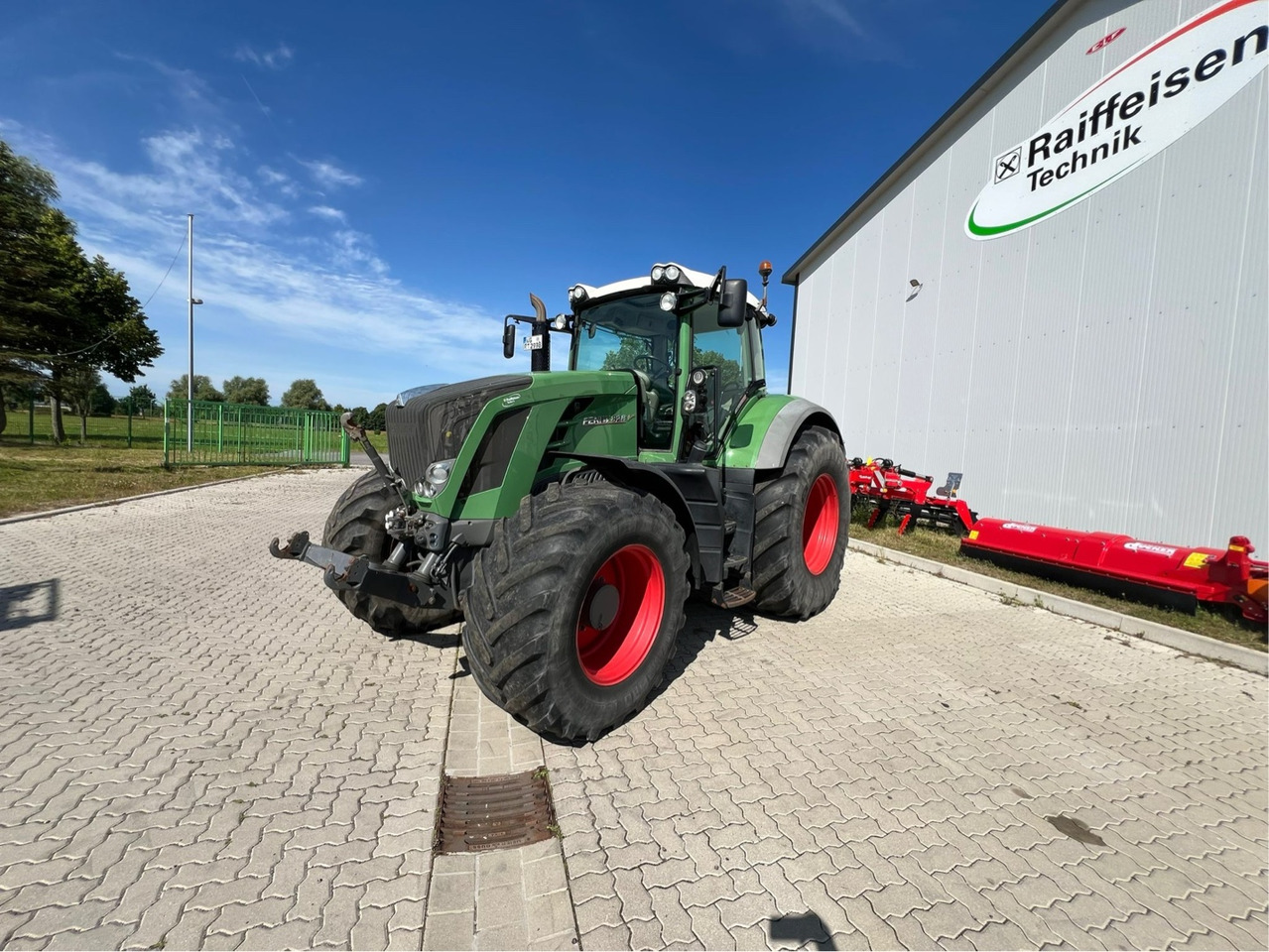 Fendt 828 Vario - Трактор: фото 1 Fendt 828 Vario - Трактор: фото 1