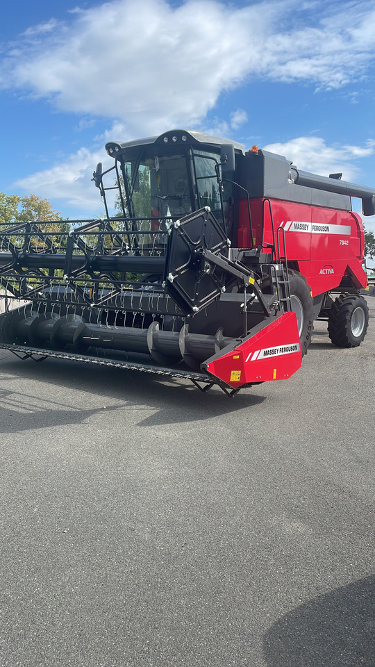 Massey Ferguson Activa 7342 Stufe5 - Зерноуборочный комбайн: фото 1 Massey Ferguson Activa 7342 Stufe5 - Зерноуборочный комбайн: фото 1