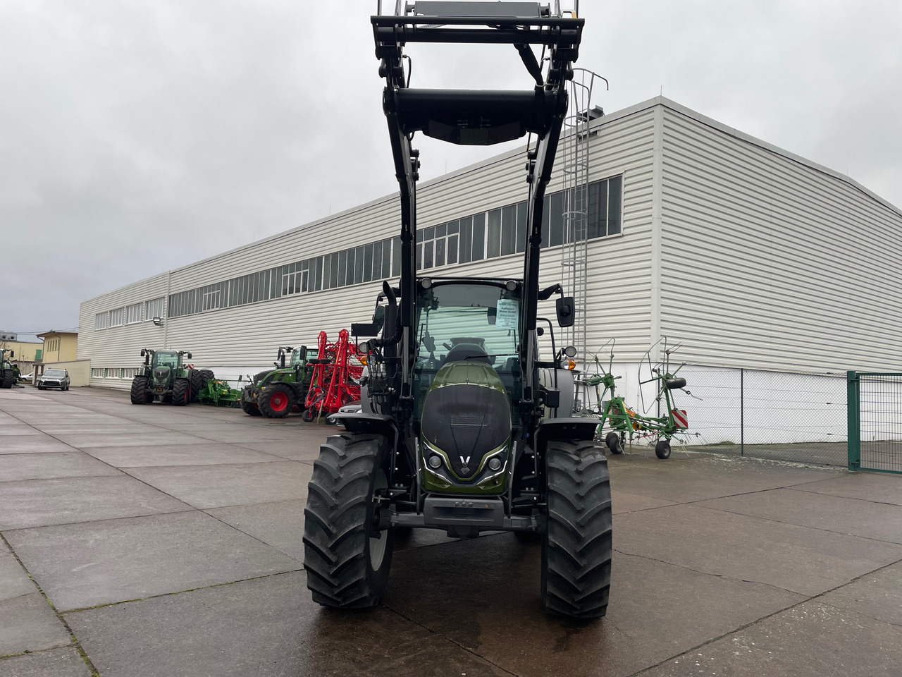 Valtra A105MH4 2B0 - Трактор: фото 1 Valtra A105MH4 2B0 - Трактор: фото 1