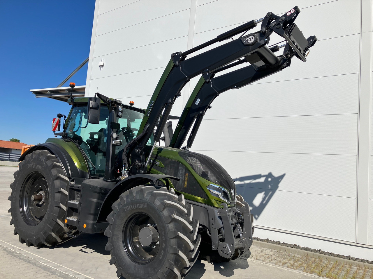 Valtra Q 285 - Трактор: фото 4 Valtra Q 285 - Трактор: фото 4