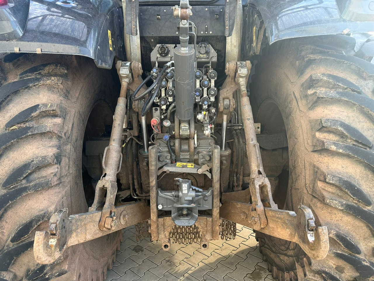 Valtra S 374 - Трактор: фото 4 Valtra S 374 - Трактор: фото 4